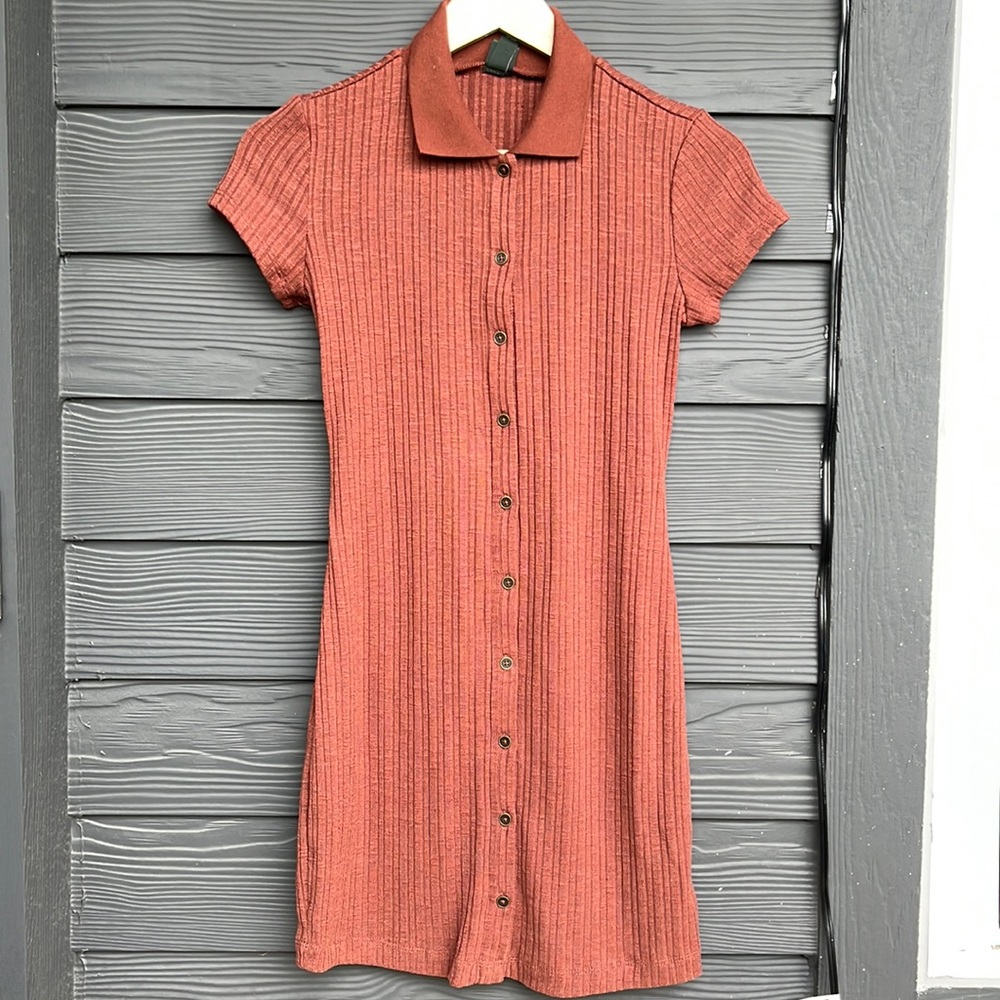 Long short sleeve dress with caller